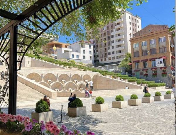 komercion-vacharq-Yerevan-Center